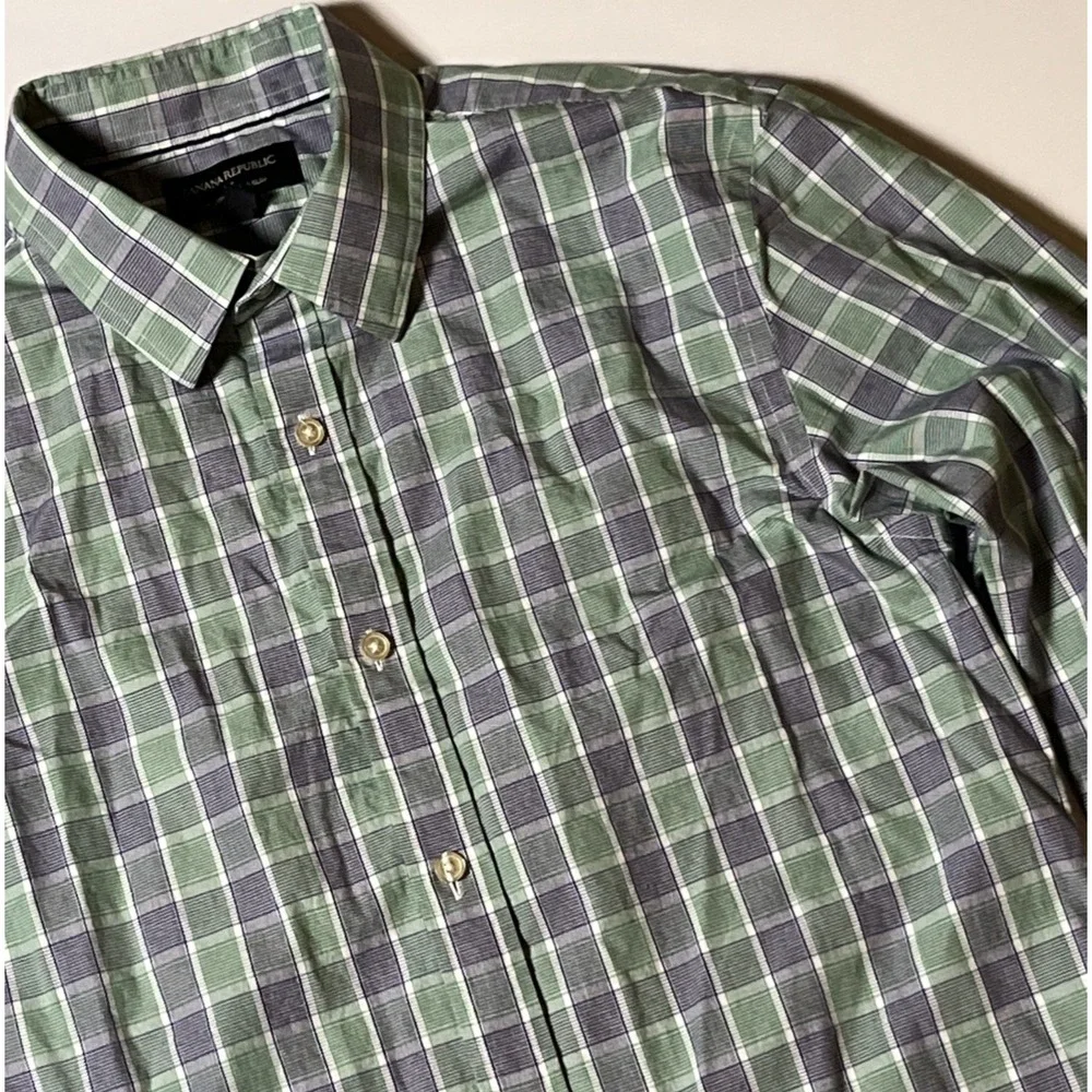 Banana Republic Non-Iron Tailored Slim Shirt Size M Blue & Green Plaid Button Up